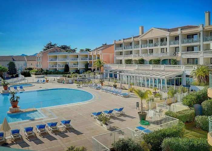 Immogroom - 2 Rooms - Renovated - Pool - Parking - Air Conditioning -